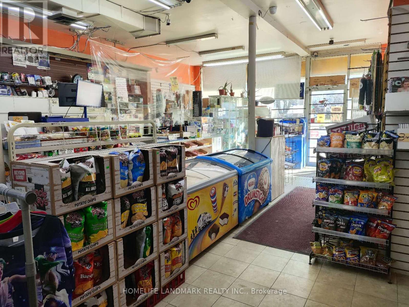 499 Highbury Avenue N, London East, Ontario  N5W 4K5 - Photo 4 - X12066255