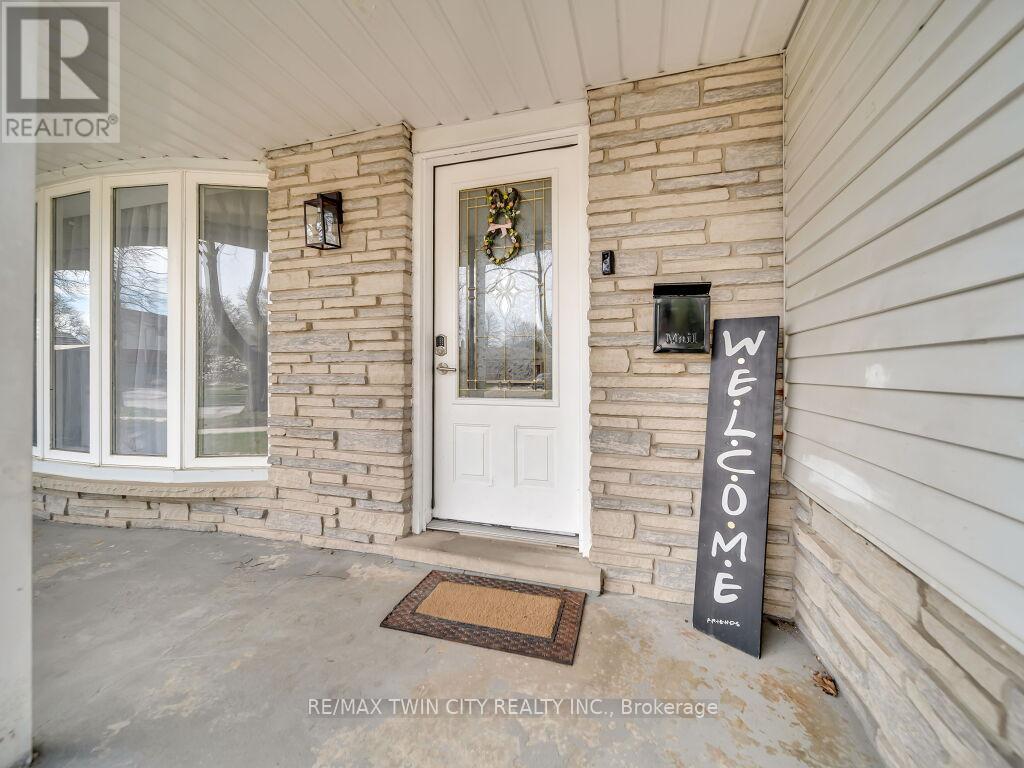 Property at 75 BETTLEY CRESCENT image 2
