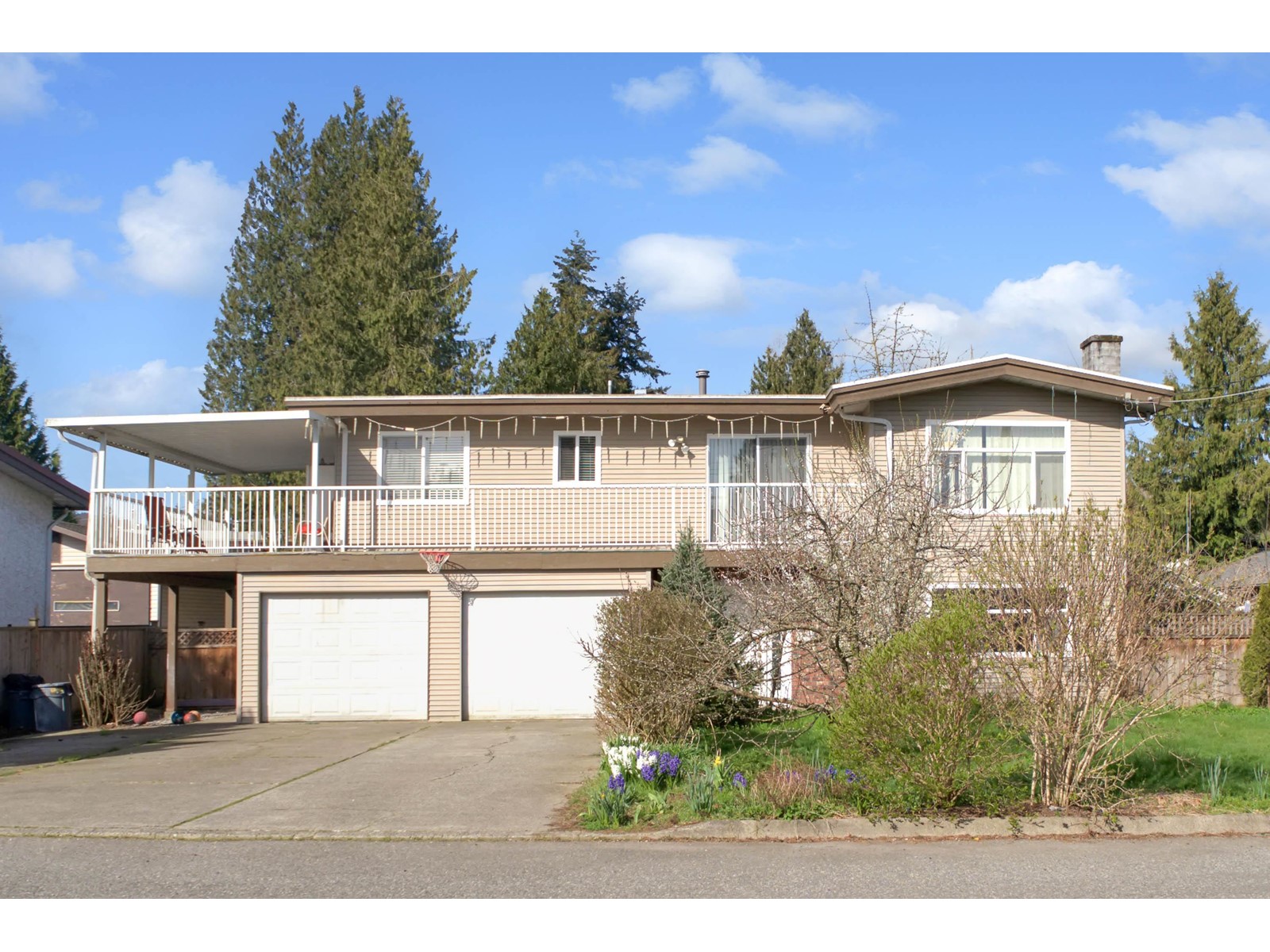 3095 Royal Street, Abbotsford, British Columbia  V2T 2J1 - Photo 1 - R2985801