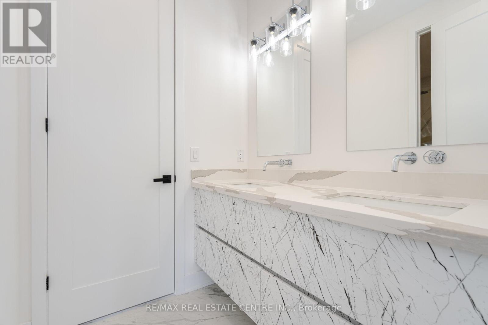 404 Melrose Street, Toronto (Mimico), Ontario  M8Z 1H1 - Photo 31 - W12003483