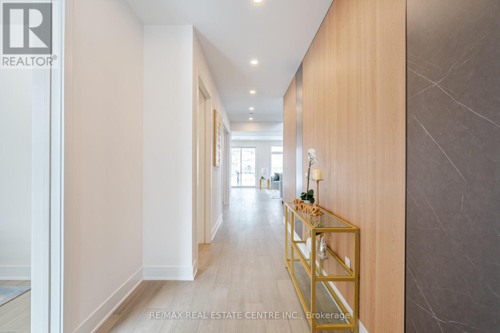 Property at 404 MELROSE STREET image 4
