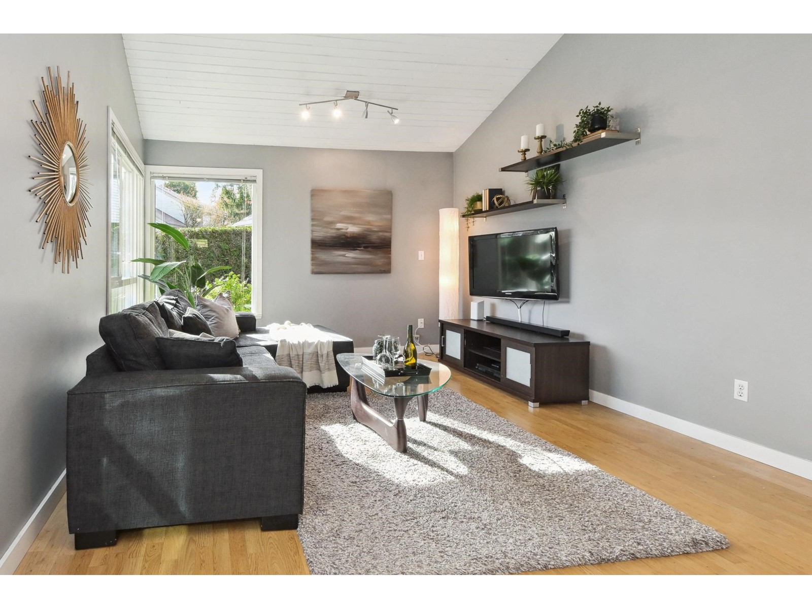 Property at 19274 FAIRWAY DRIVE image 2