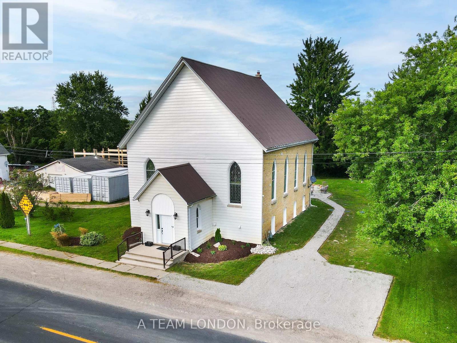 10096 Iona Road, Southwold, Ontario  N0L 1P0 - Photo 2 - X12066482