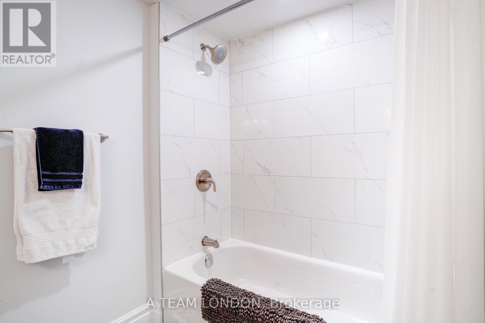 10096 Iona Road, Southwold, Ontario  N0L 1P0 - Photo 24 - X12066482