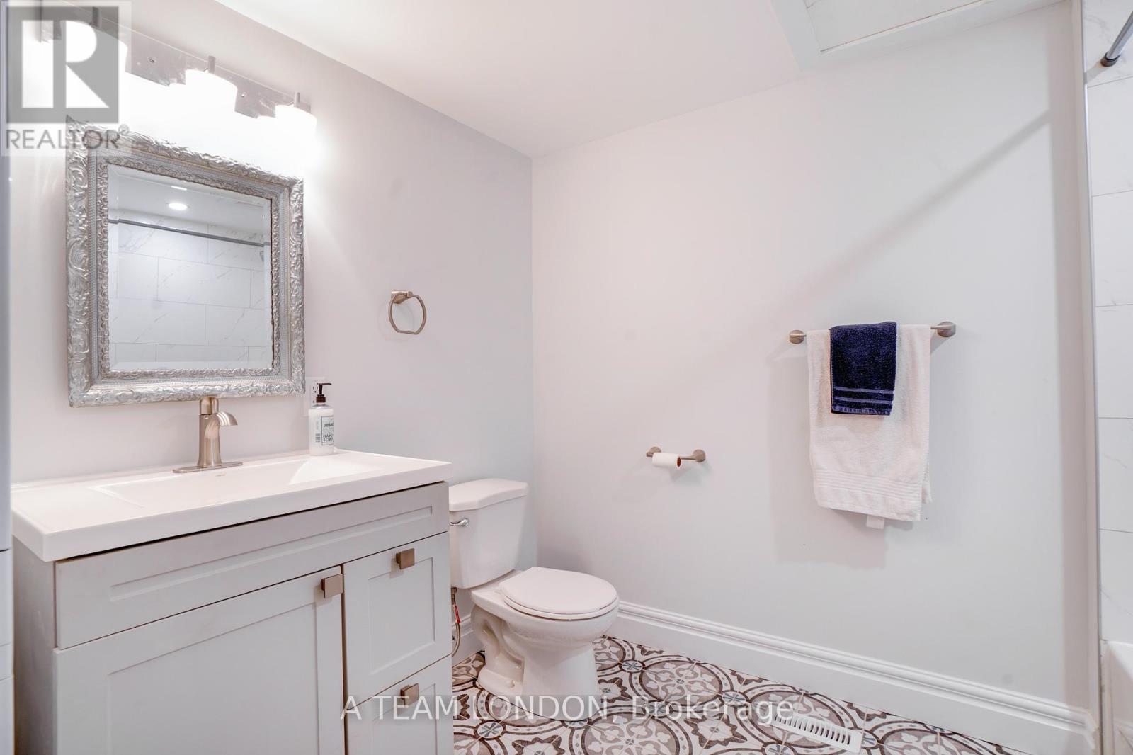 10096 Iona Road, Southwold, Ontario  N0L 1P0 - Photo 25 - X12066482