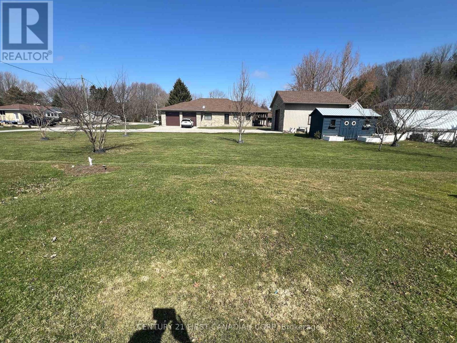 337 Elizabeth Street, Central Elgin, Ontario  N5L 1B3 - Photo 4 - X12066514