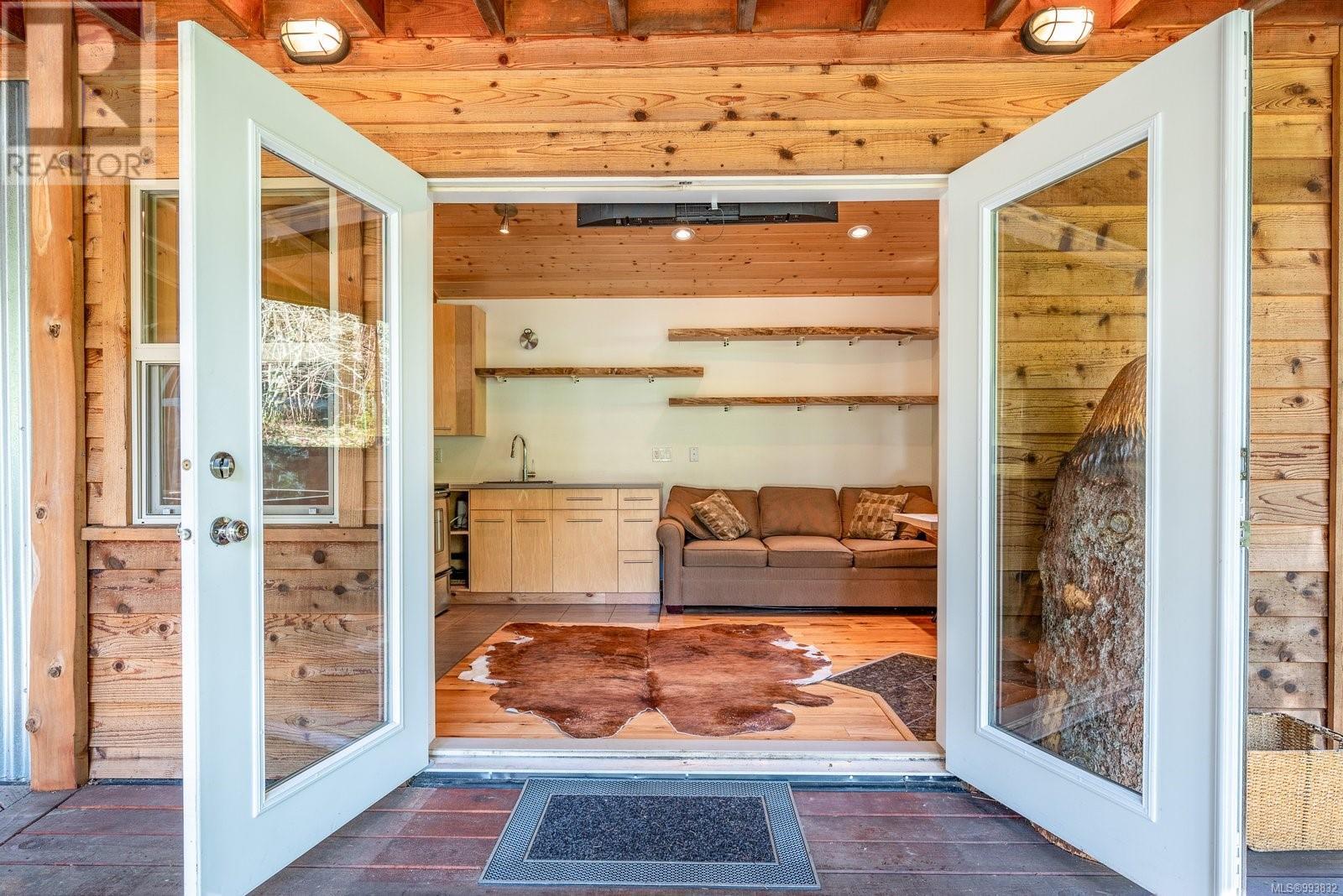 Property at 22 Captain Kidds Terr image 3
