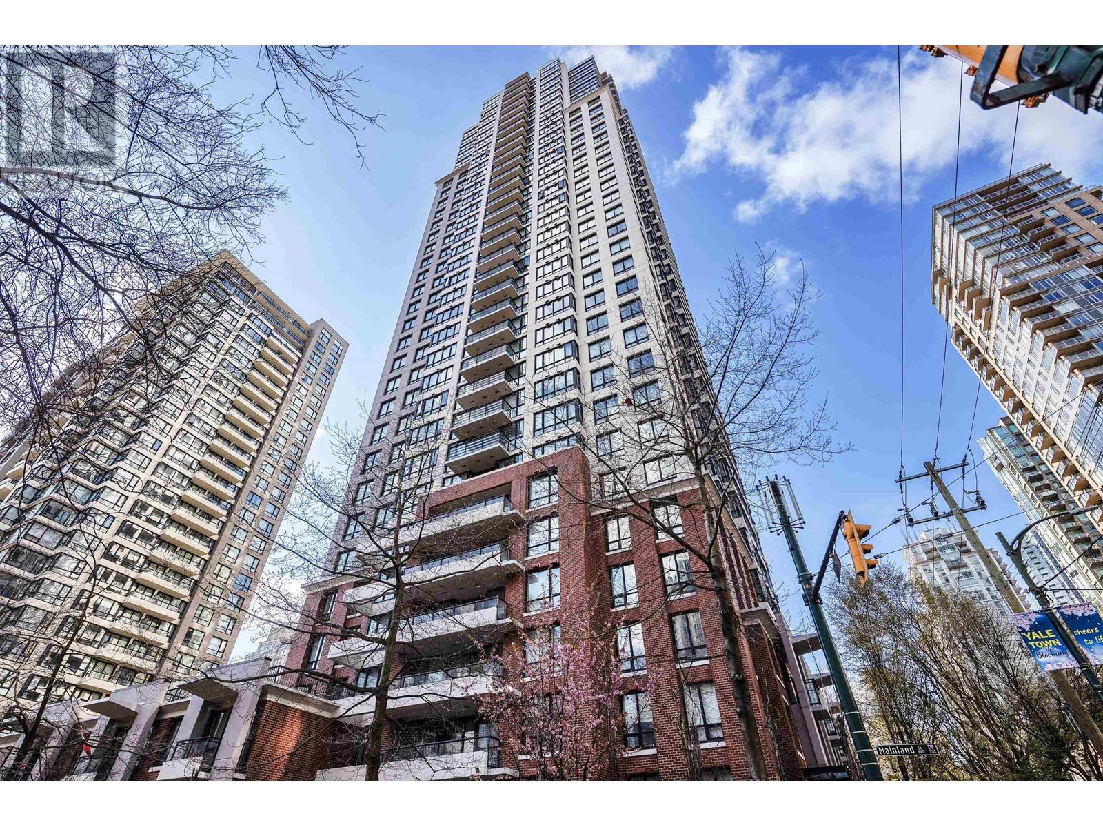 810 909 MAINLAND STREET, vancouver, British Columbia