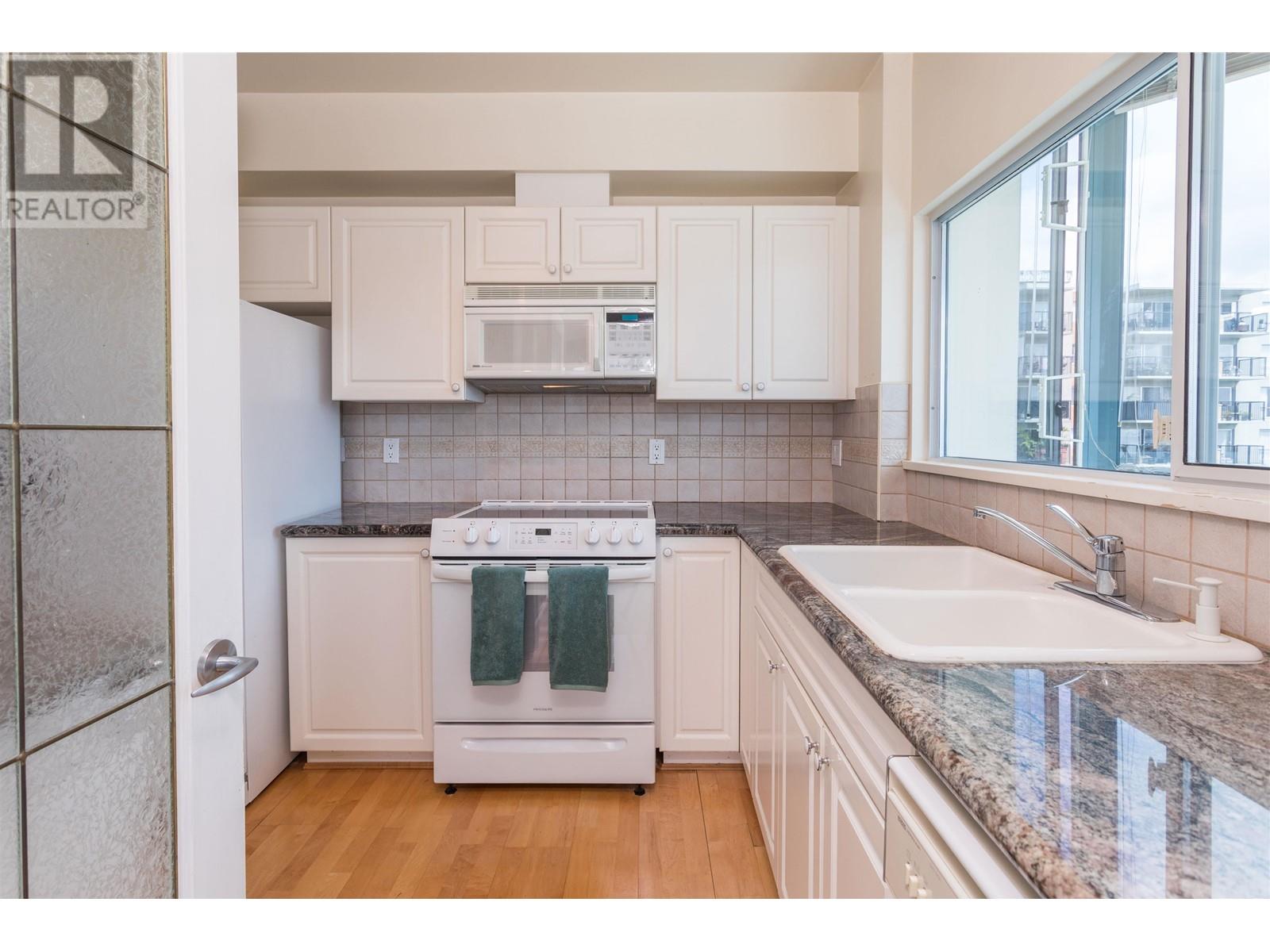 408 1689 Duchess Avenue, West Vancouver, British Columbia  V7N 1P7 - Photo 12 - R2986649