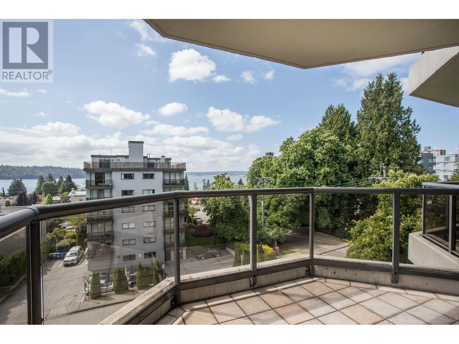 408 1689 Duchess Avenue, West Vancouver, British Columbia  V7N 1P7 - Photo 7 - R2986649