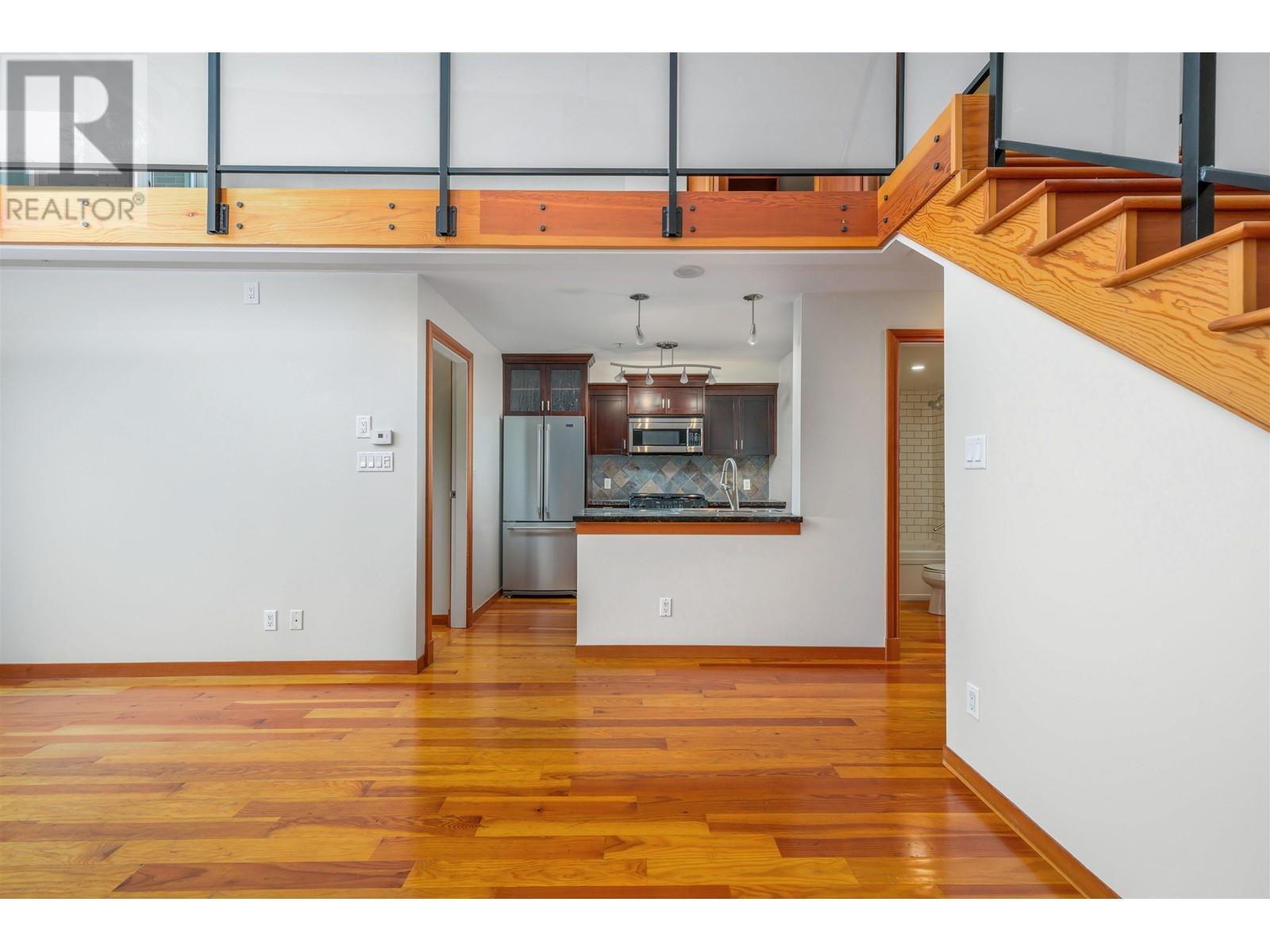 207 10 Renaissance Square, New Westminster, British Columbia  V3M 7B1 - Photo 12 - R2986665