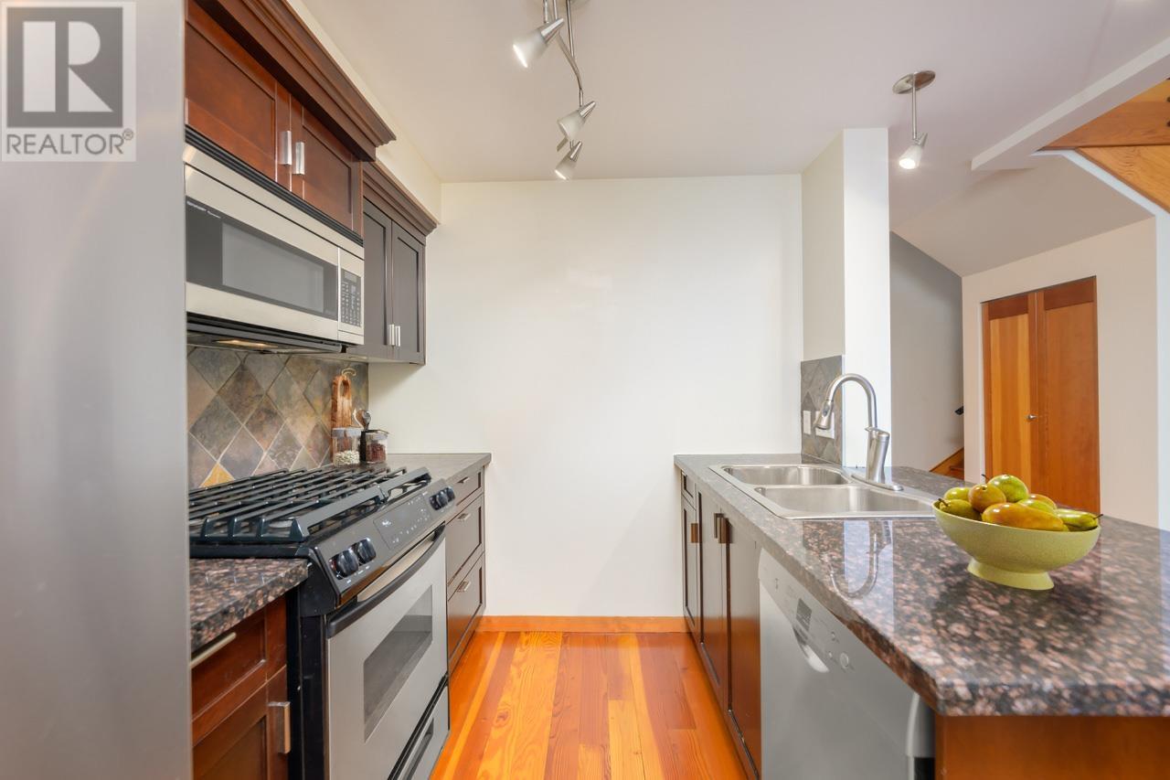 207 10 Renaissance Square, New Westminster, British Columbia  V3M 7B1 - Photo 14 - R2986665