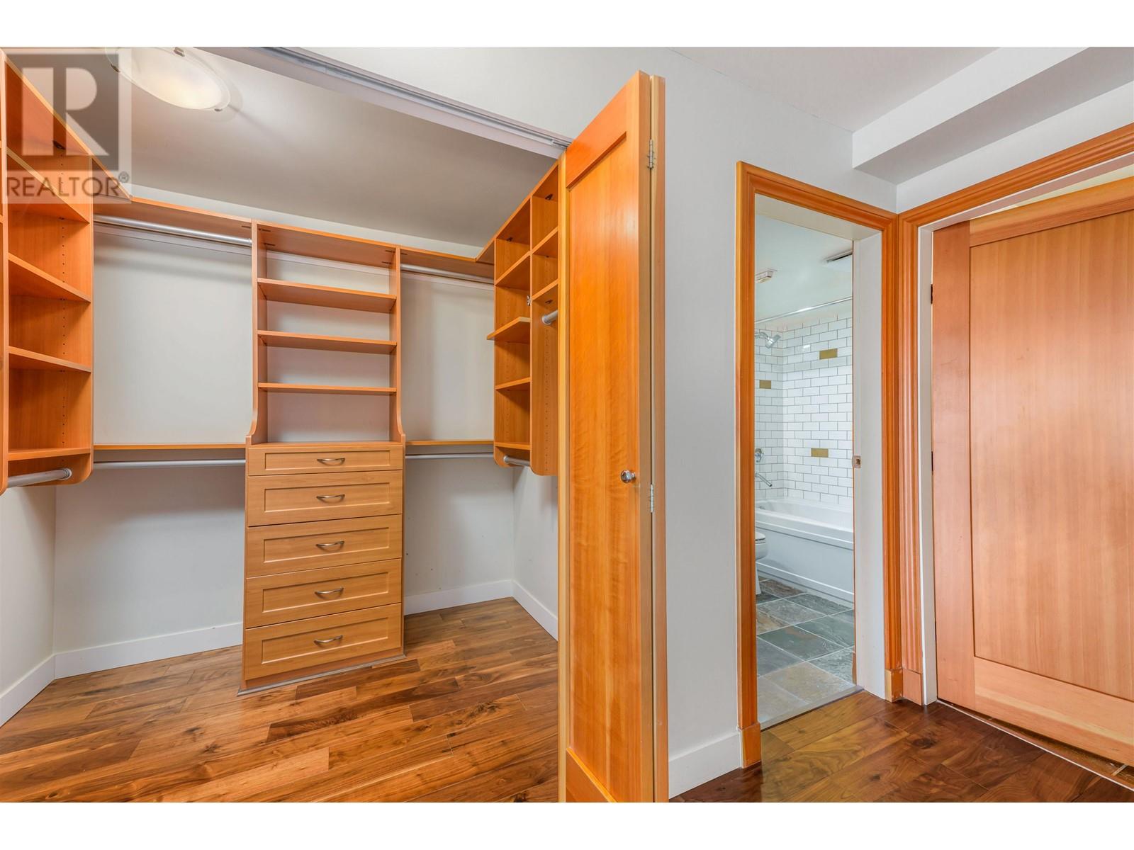 207 10 Renaissance Square, New Westminster, British Columbia  V3M 7B1 - Photo 26 - R2986665