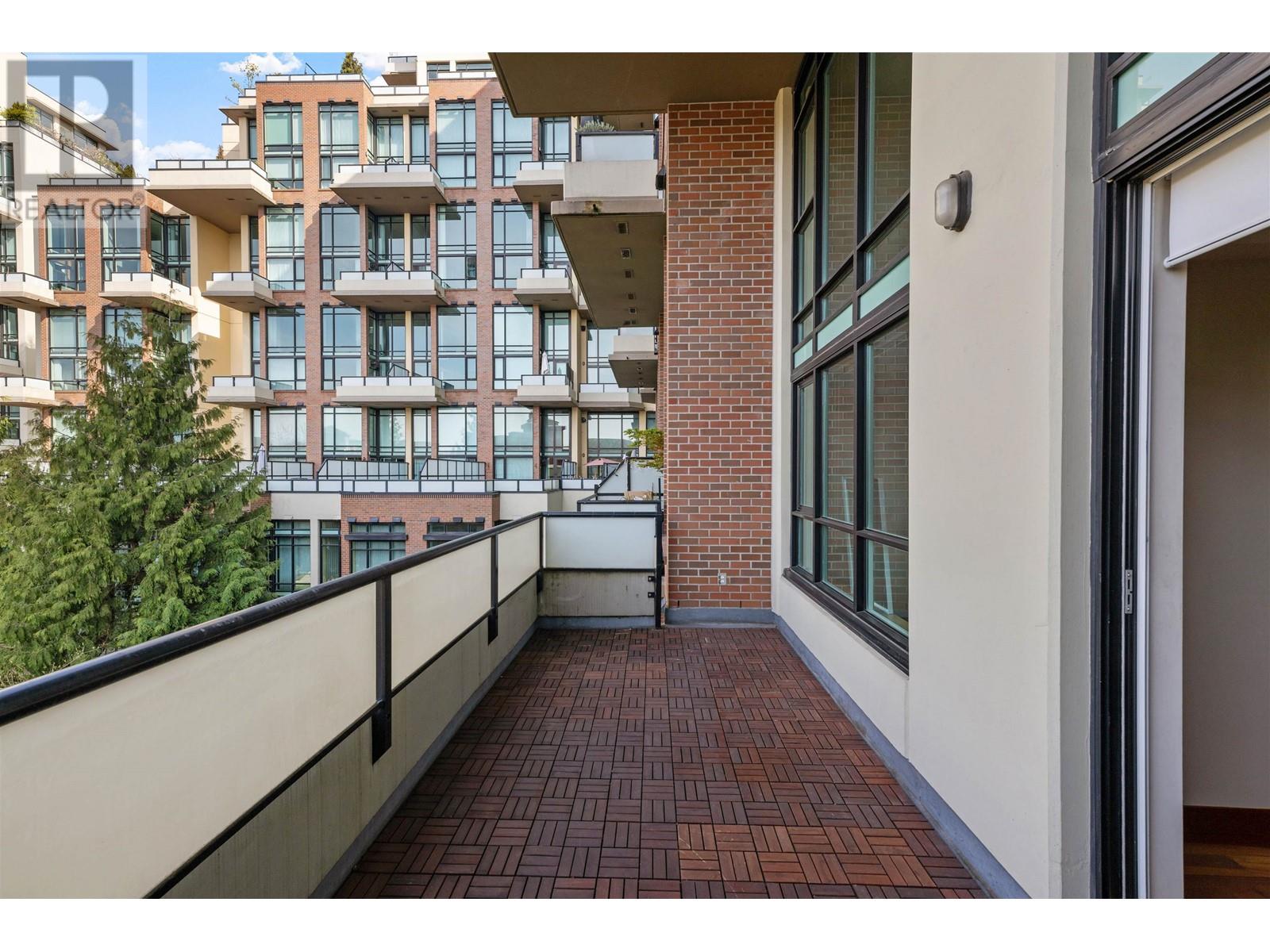 207 10 Renaissance Square, New Westminster, British Columbia  V3M 7B1 - Photo 31 - R2986665