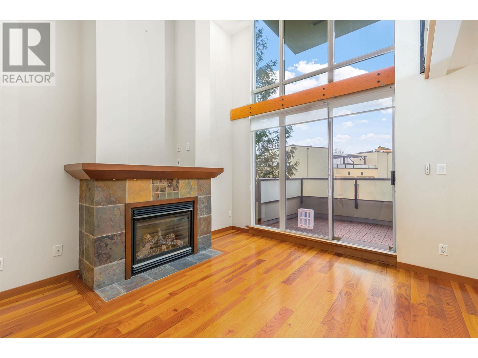 207 10 Renaissance Square, New Westminster, British Columbia  V3M 7B1 - Photo 8 - R2986665