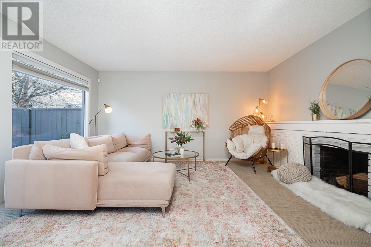 1041 Heritage Boulevard, North Vancouver, British Columbia  V7J 3G7 - Photo 3 - R2984304