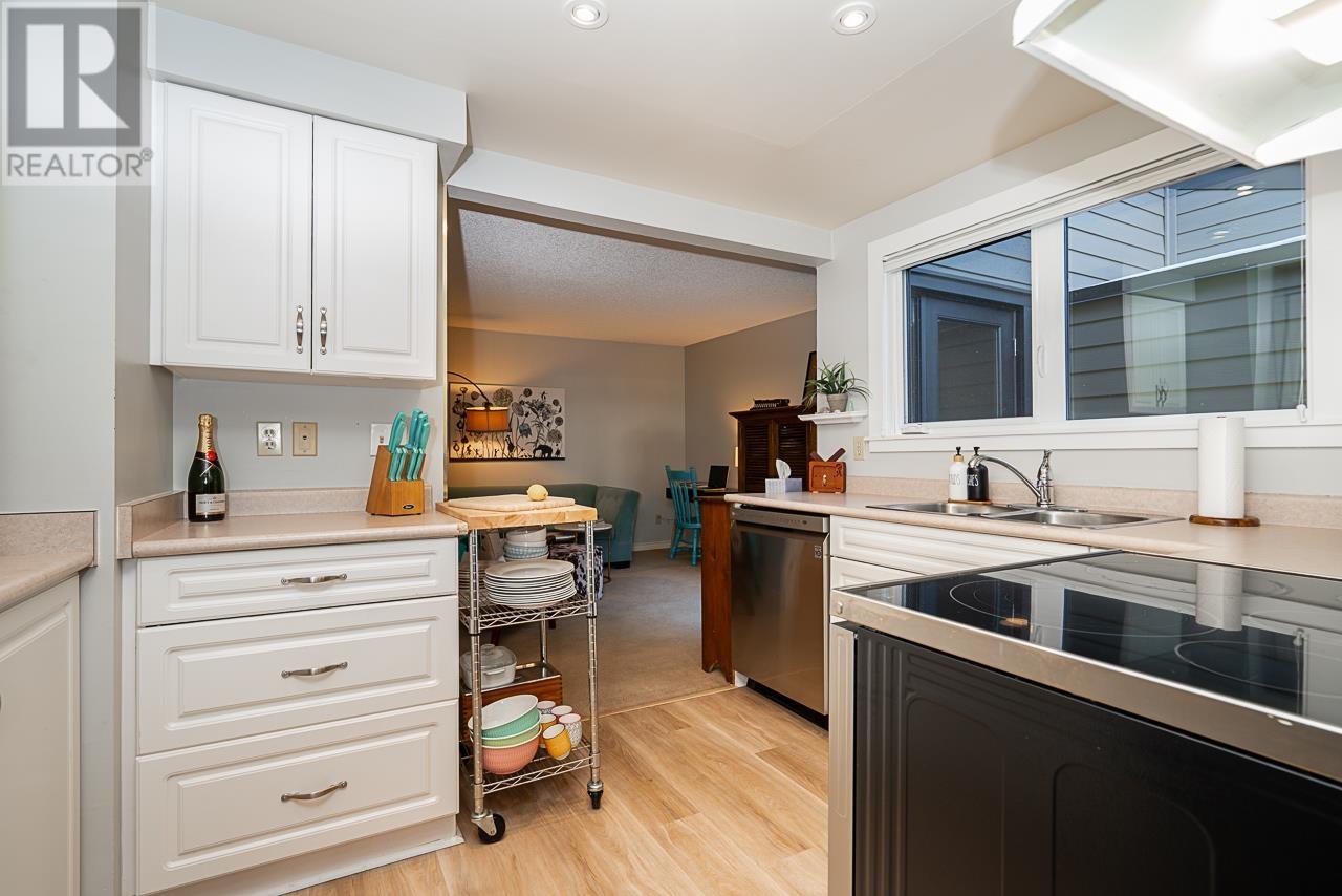 1041 Heritage Boulevard, North Vancouver, British Columbia  V7J 3G7 - Photo 12 - R2984304