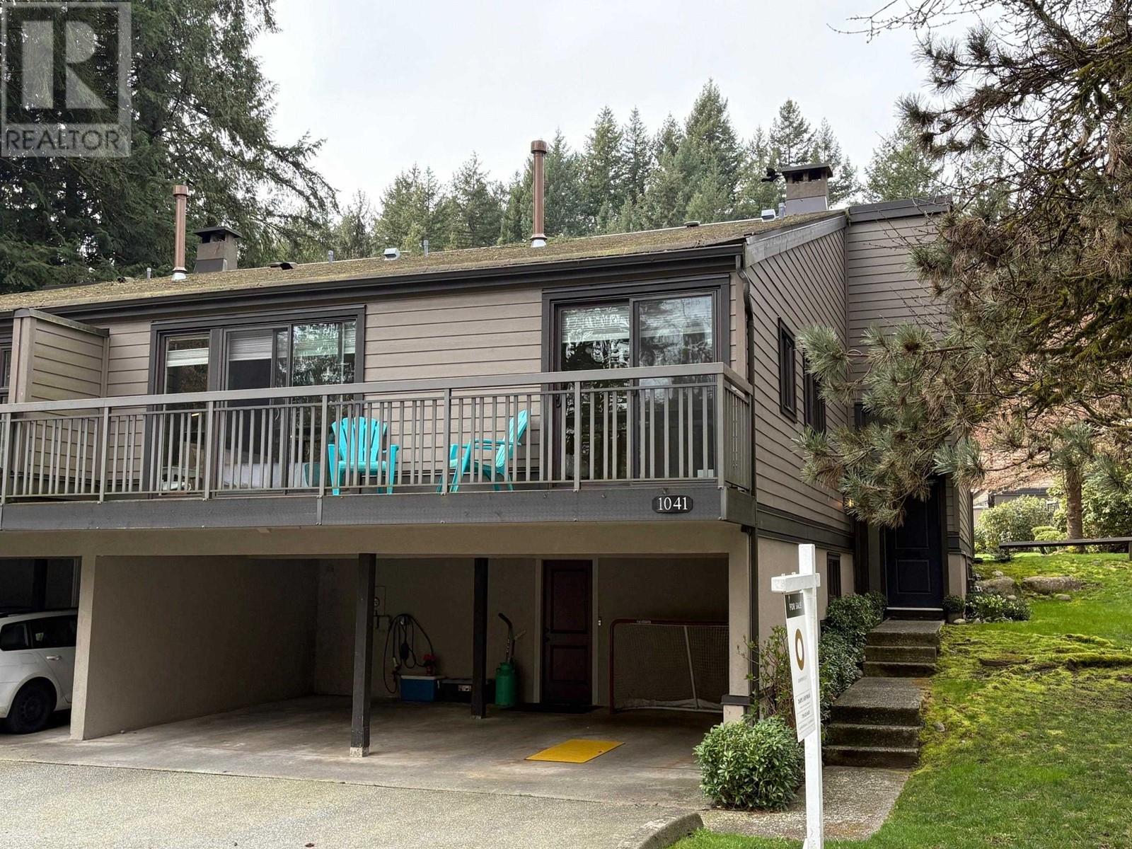 1041 Heritage Boulevard, North Vancouver, British Columbia  V7J 3G7 - Photo 2 - R2984304