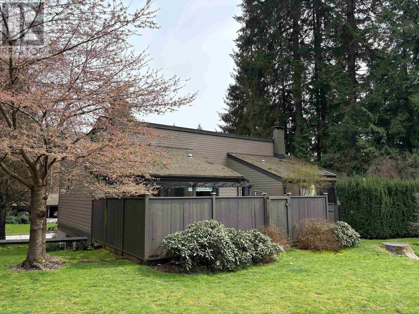 1041 Heritage Boulevard, North Vancouver, British Columbia  V7J 3G7 - Photo 34 - R2984304