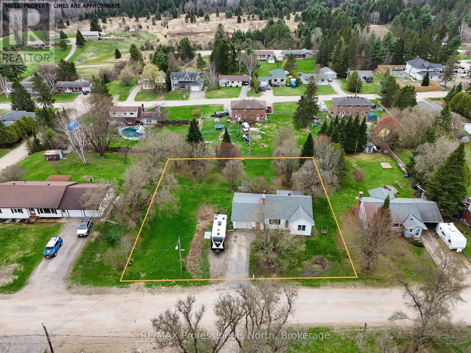 478 High Street, Burk's Falls, Ontario  P0A 1C0 - Photo 5 - X12066495