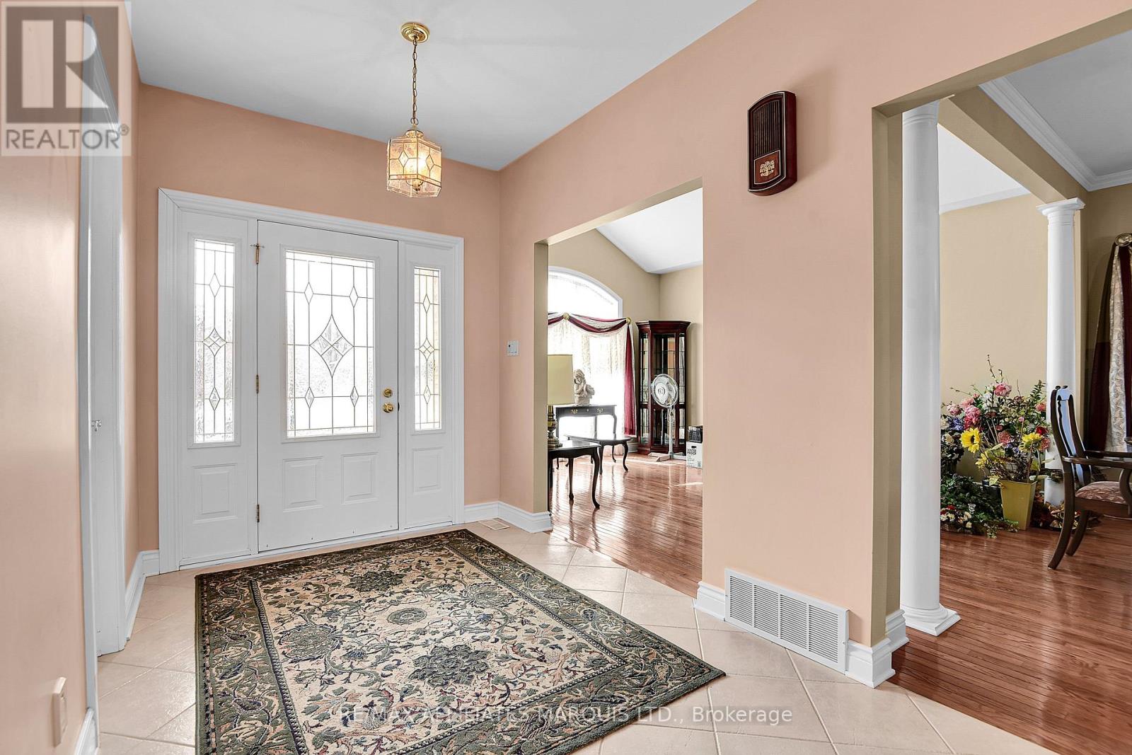Property at 540 JOANNE CRESCENT image 3