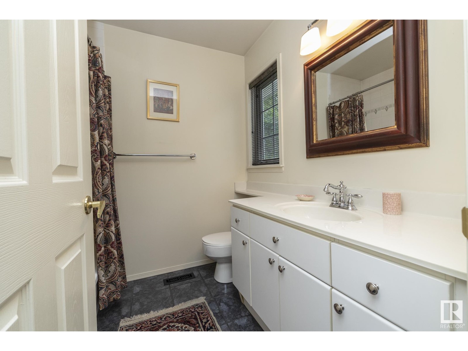 Property at 10004 97 AV NW image 1