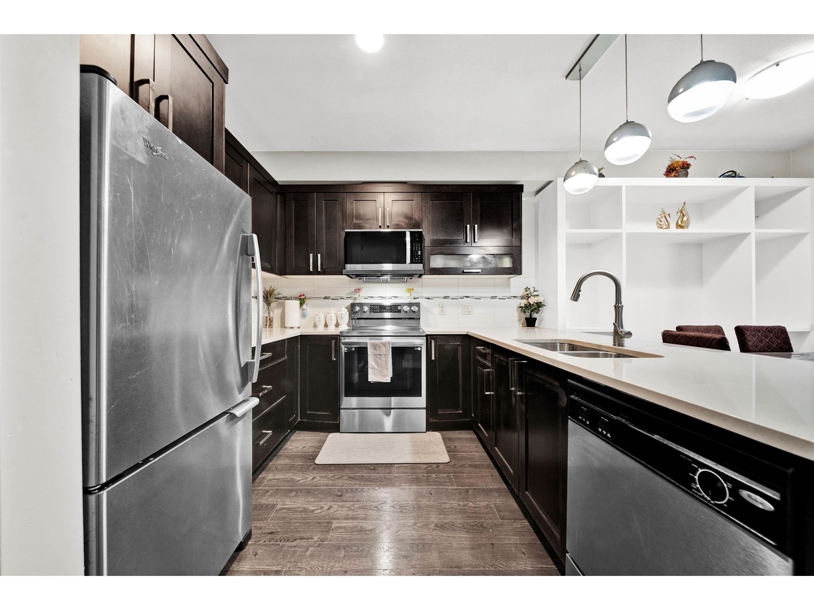Property at 15 13864 HYLAND STREET image 3