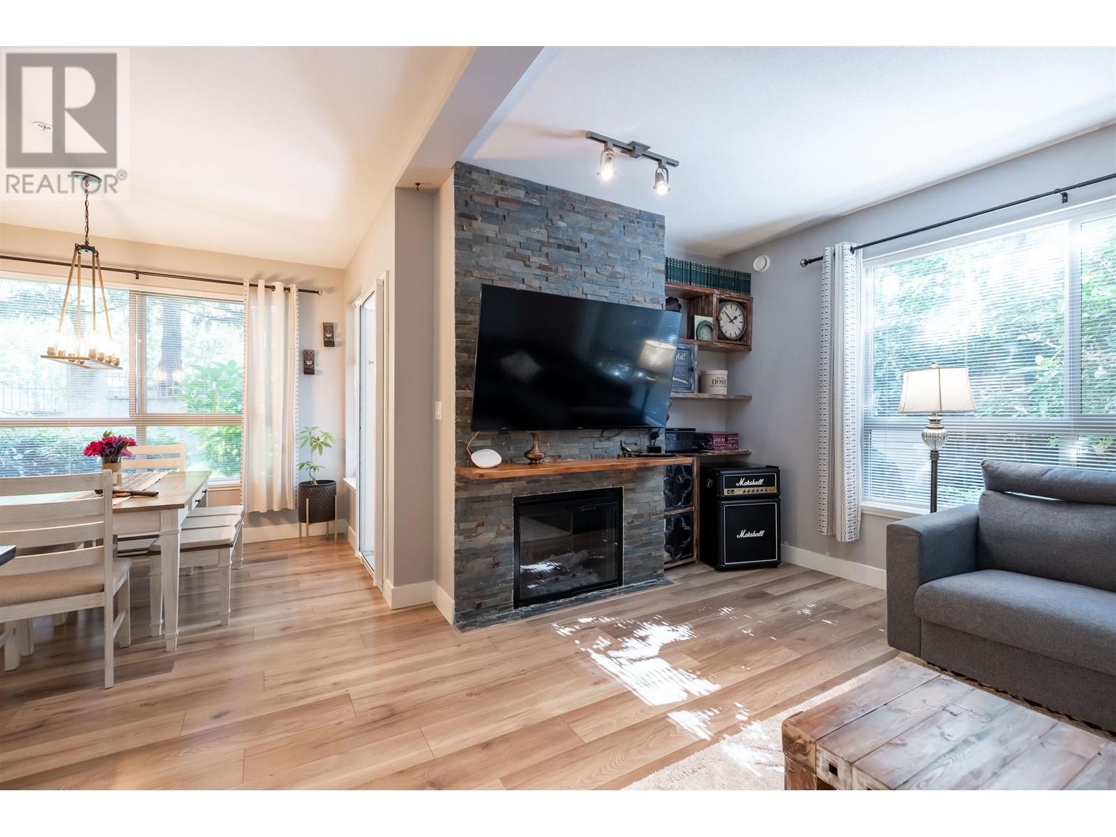 107 3895 Sandell Street, Burnaby, British Columbia  V5H 1J9 - Photo 5 - R2986381