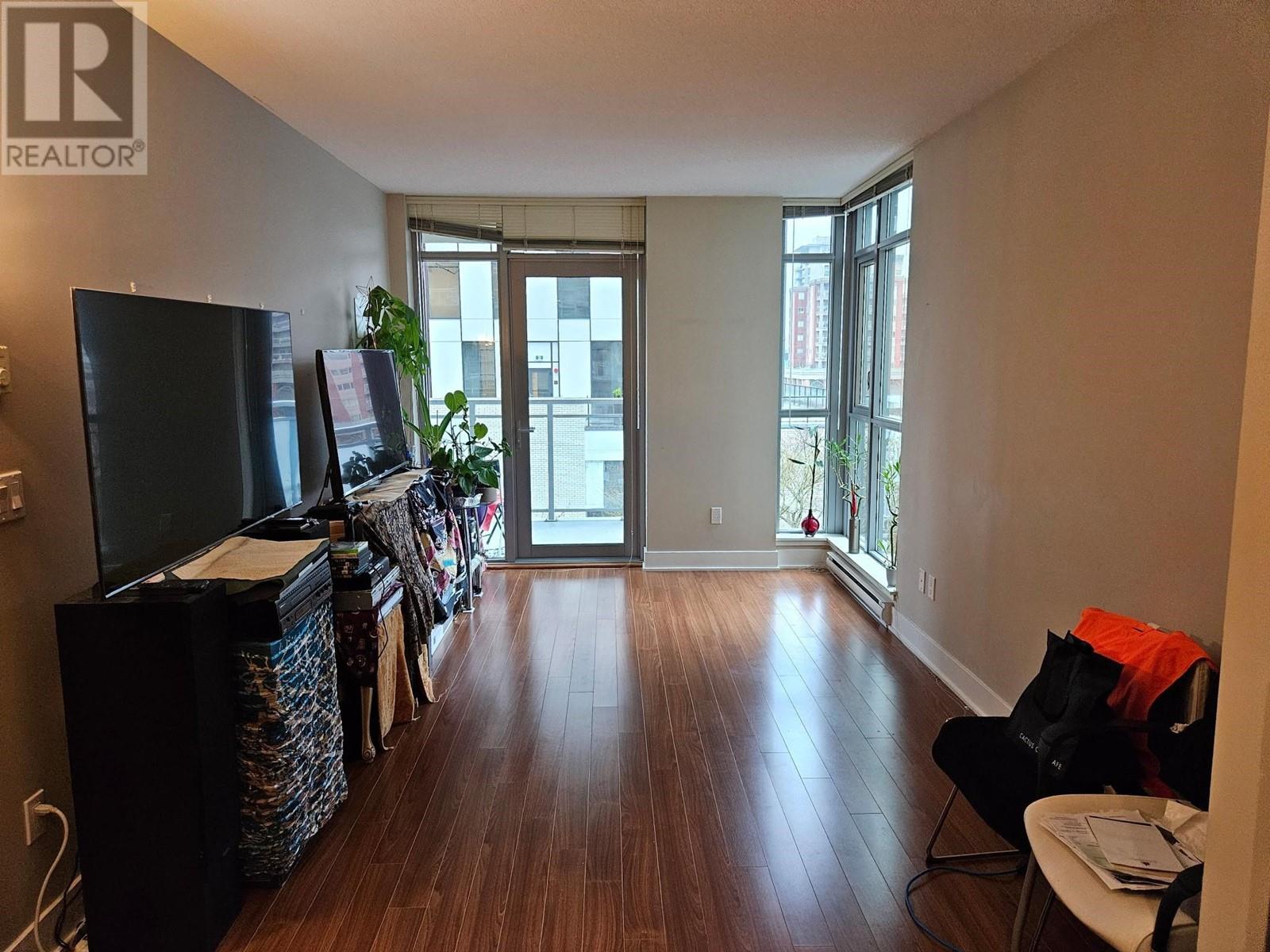 601 3008 Glen Drive, Coquitlam, British Columbia  V3B 0J5 - Photo 3 - R2983041