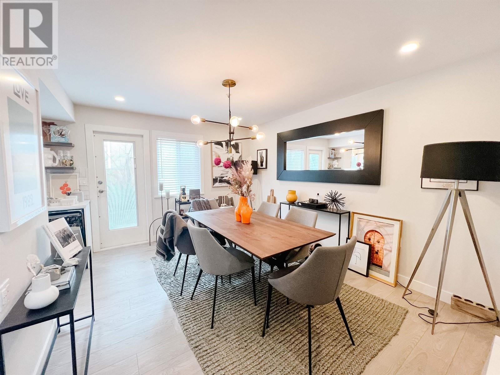 1229 E 11th Avenue, Vancouver, British Columbia  V5T 2G4 - Photo 3 - R2986617