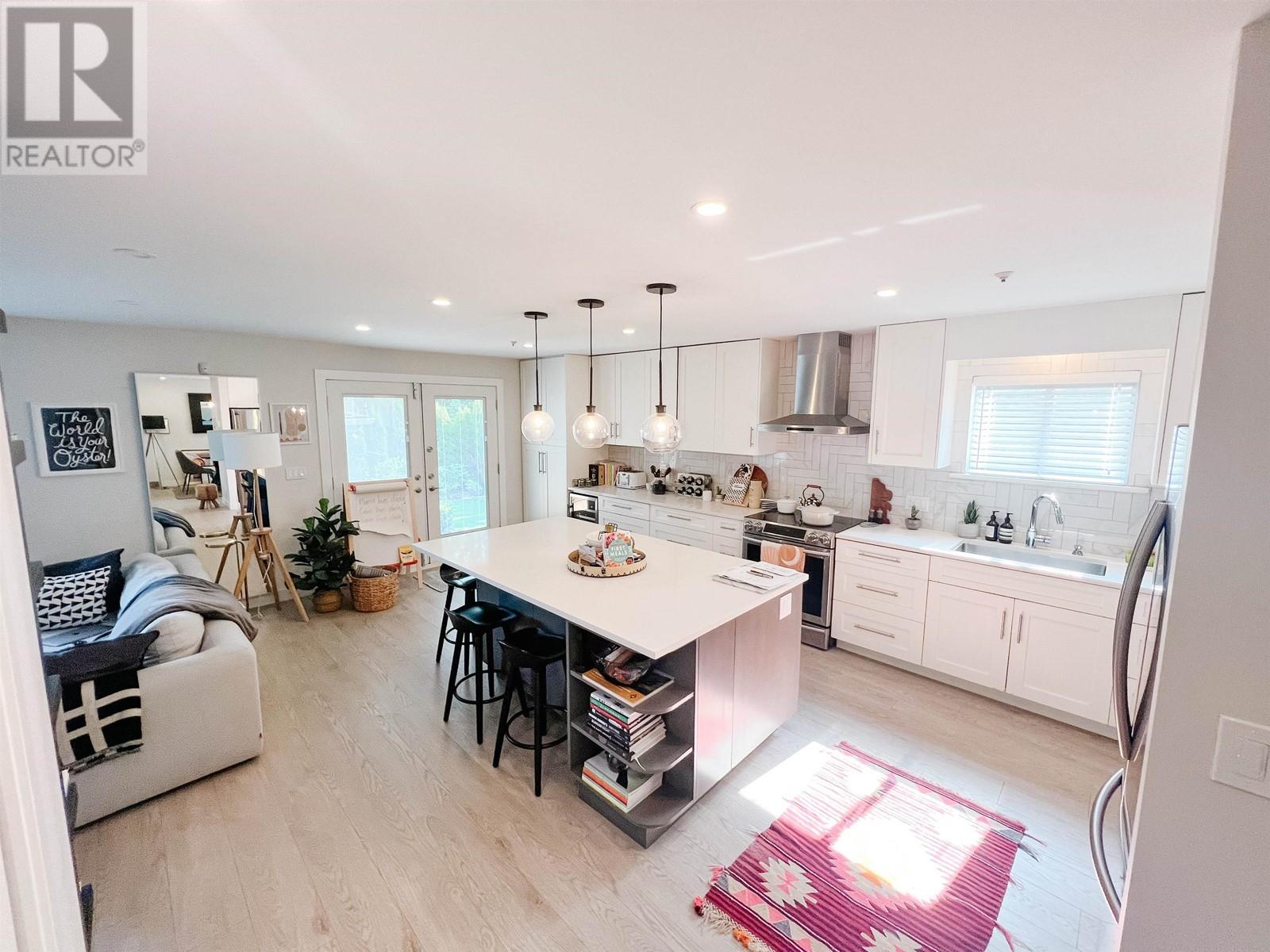 1229 E 11TH AVENUE, vancouver, British Columbia