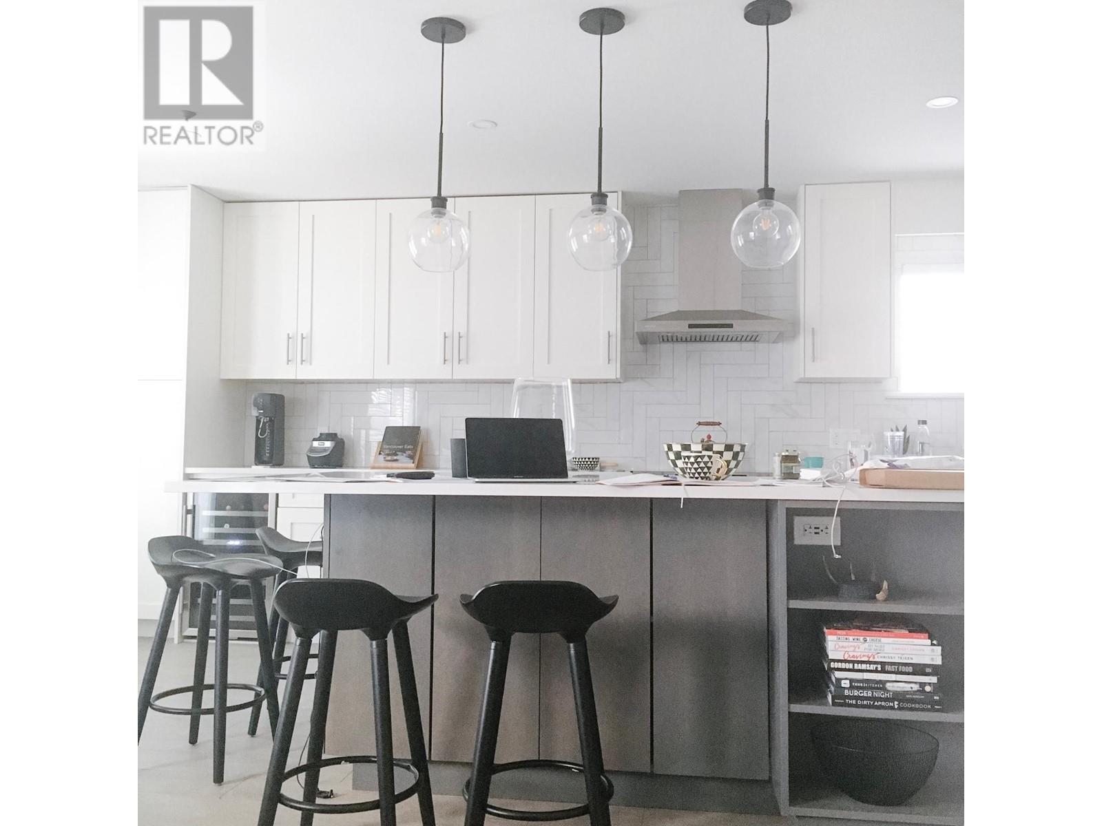 1229 E 11th Avenue, Vancouver, British Columbia  V5T 2G4 - Photo 5 - R2986617