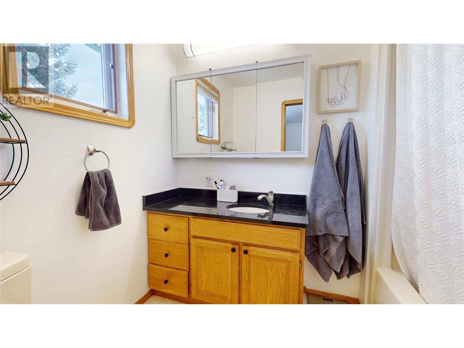 121 10th Street S, Cranbrook, British Columbia  V1C 4P5 - Photo 23 - 10334812