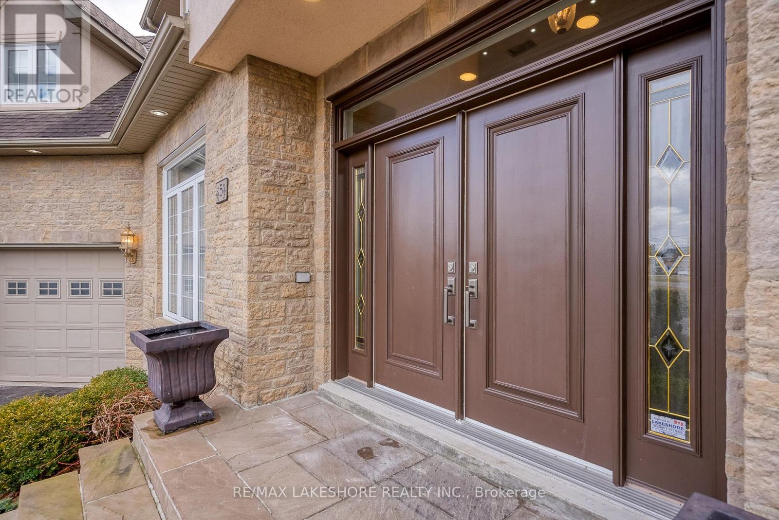 Property at 5 LYNDEN COURT image 2