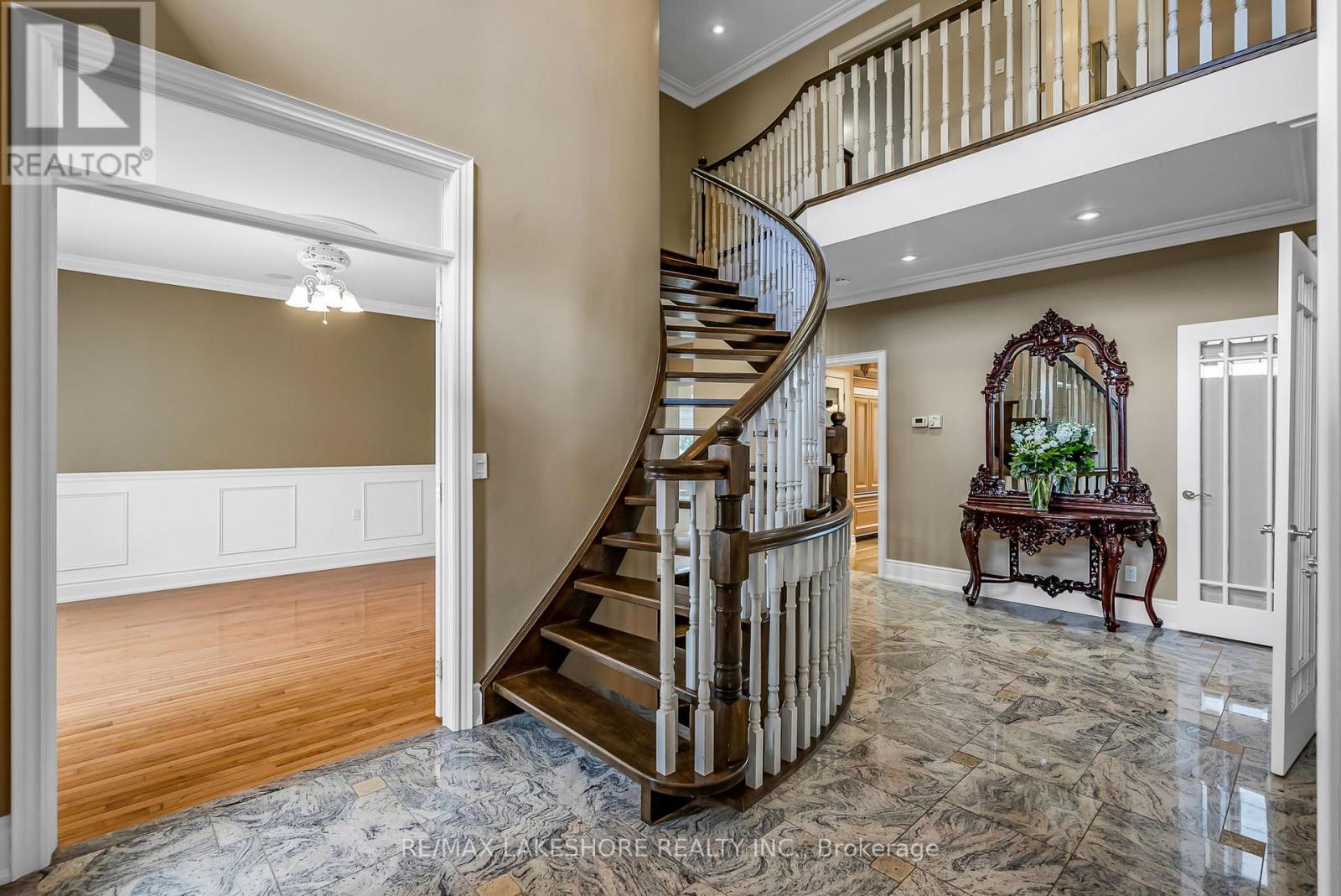 Property at 5 LYNDEN COURT image 3