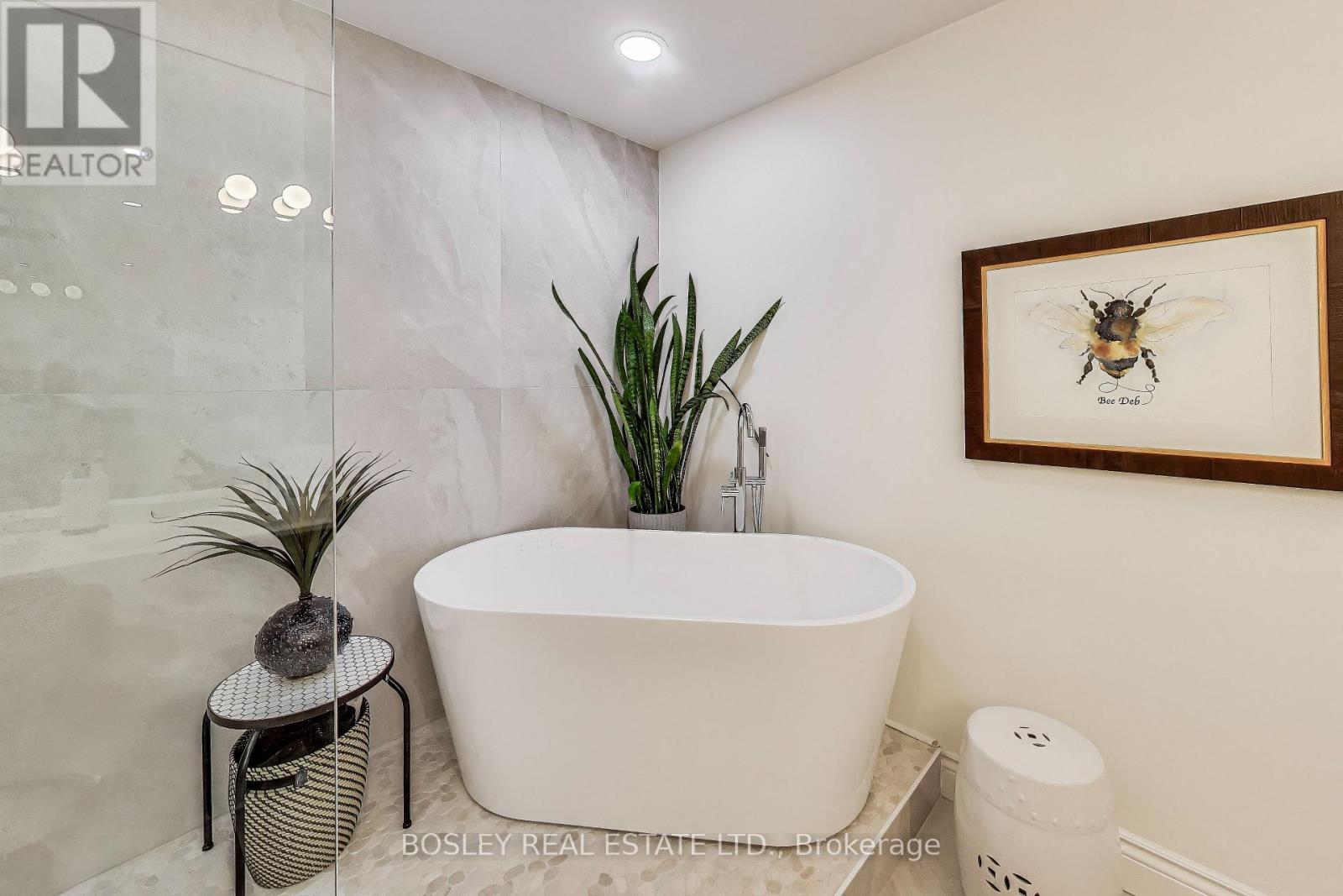 Ph08 - 5229 Dundas Street W, Toronto, Ontario  M6B 6L9 - Photo 19 - W12066284