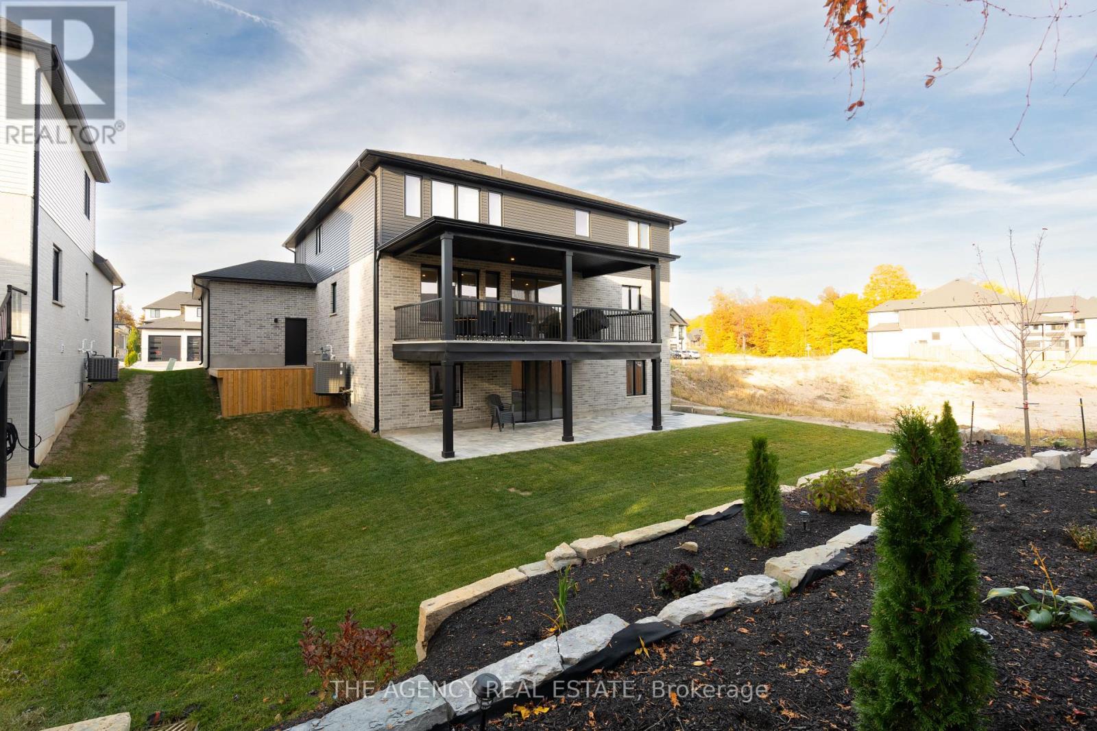 Property at 341 MANHATTAN DRIVE S image 3