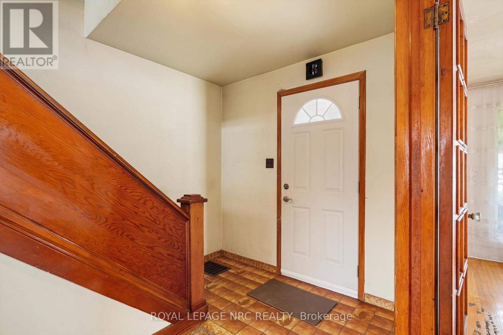 Property at 296 MCALPINE AVENUE S image 5