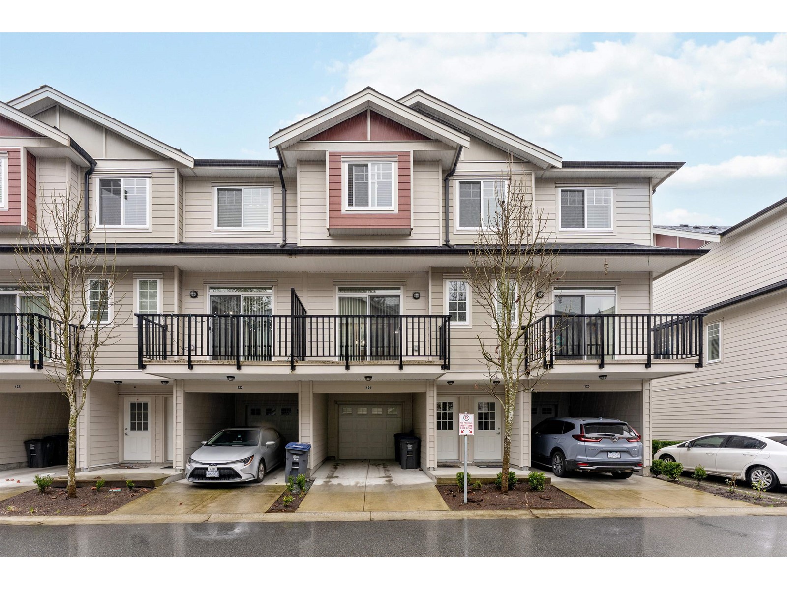 121 13898 64 AVENUE, surrey, British Columbia