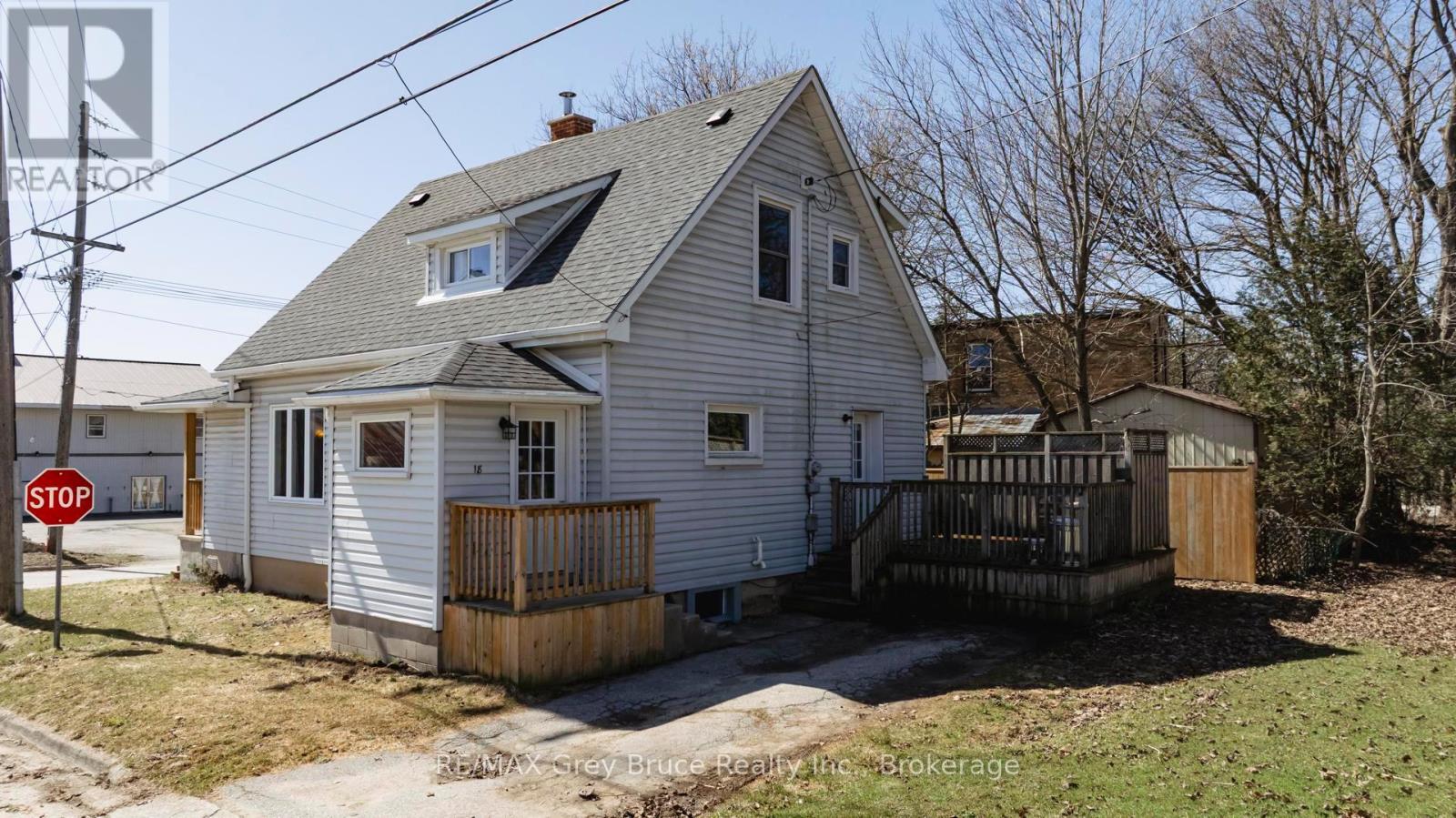 18 2nd Avenue Ne Avenue, Arran-Elderslie, Ontario  N0G 1L0 - Photo 2 - X12066254