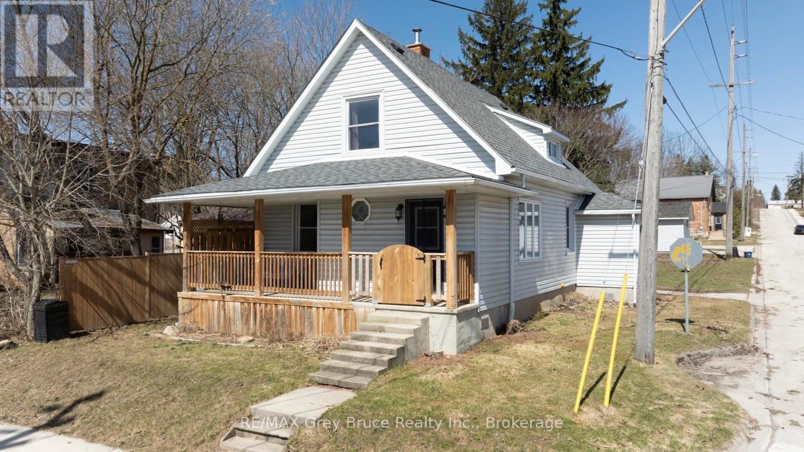 18 2nd Avenue Ne Avenue, Arran-Elderslie, Ontario  N0G 1L0 - Photo 3 - X12066254