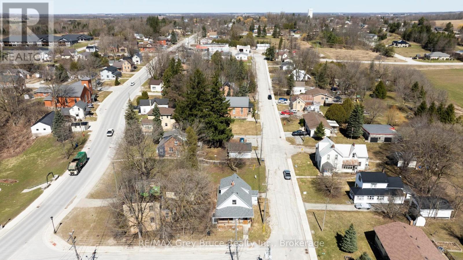 18 2nd Avenue Ne Avenue, Arran-Elderslie, Ontario  N0G 1L0 - Photo 5 - X12066254