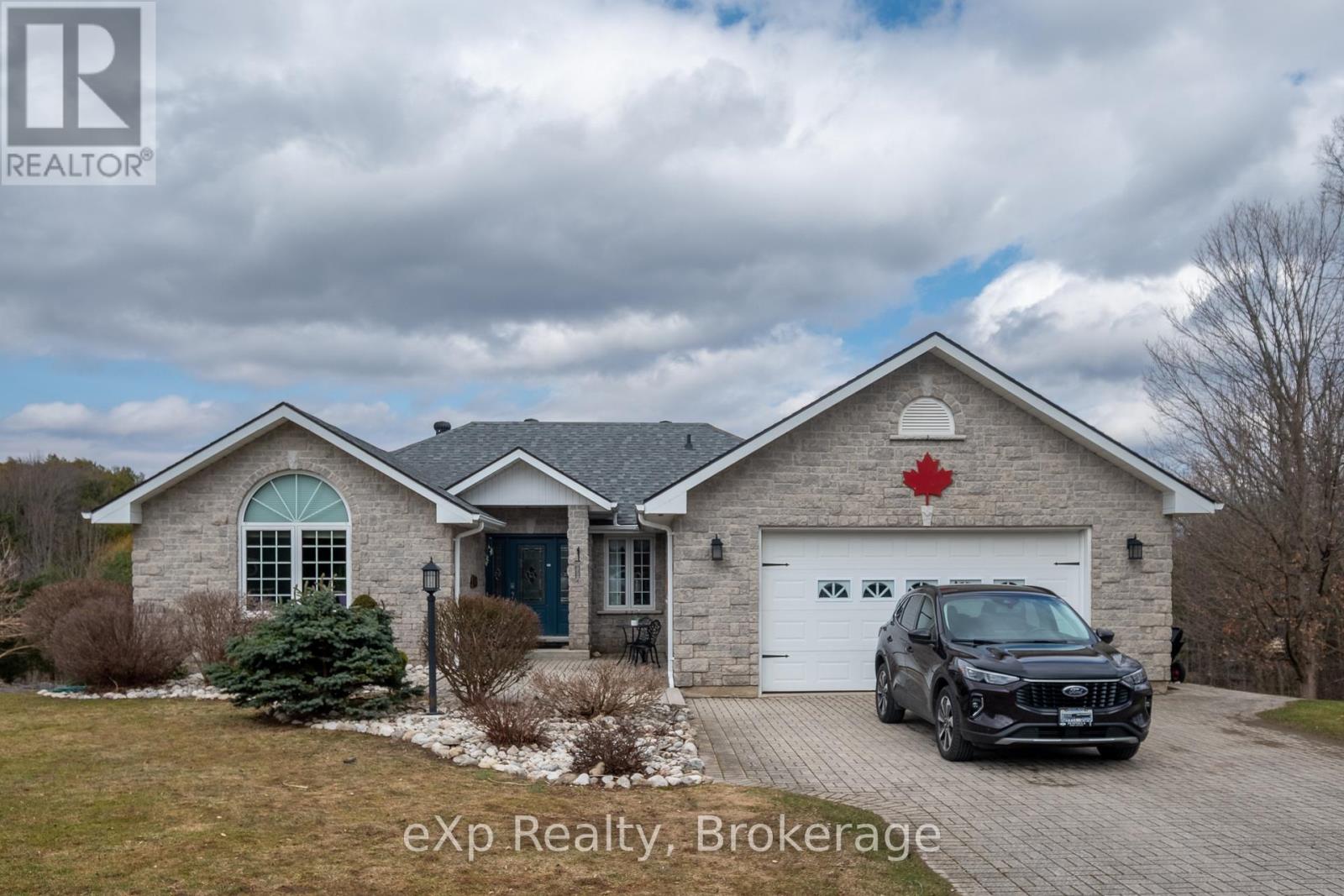 822813 Sideroad 1, Chatsworth, Ontario  N0H 1G0 - Photo 2 - X12066625