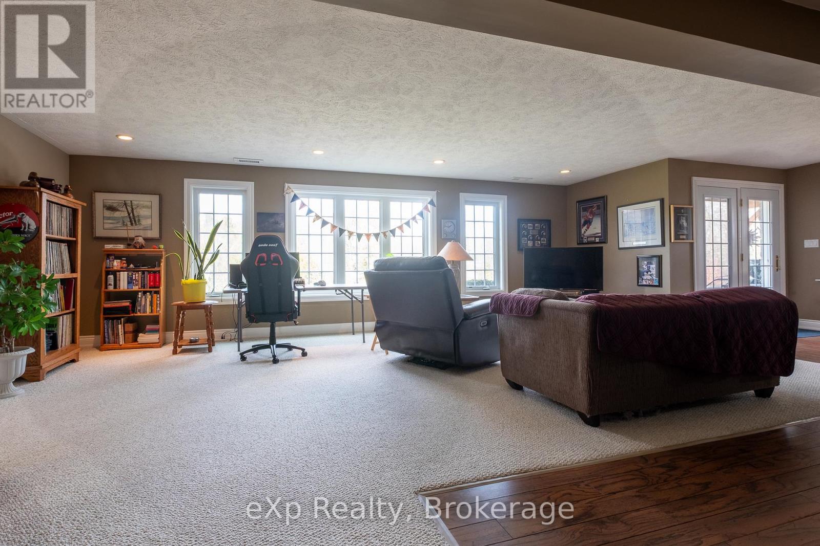 822813 Sideroad 1, Chatsworth, Ontario  N0H 1G0 - Photo 22 - X12066625