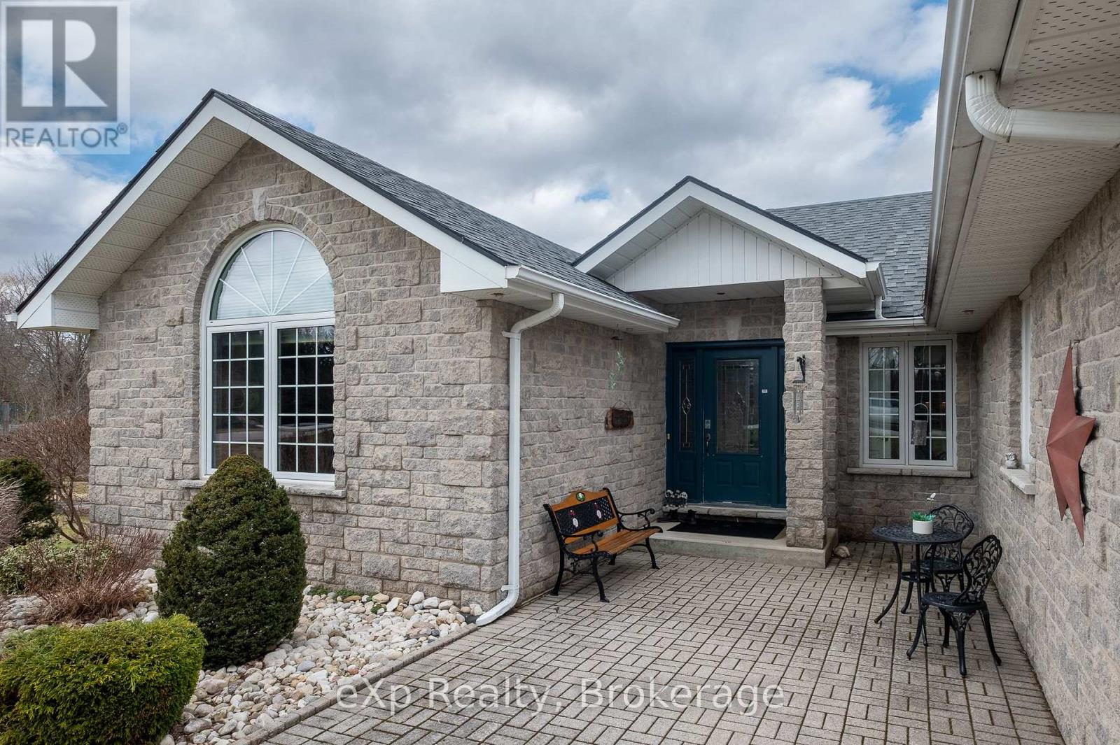 822813 Sideroad 1, Chatsworth, Ontario  N0H 1G0 - Photo 6 - X12066625