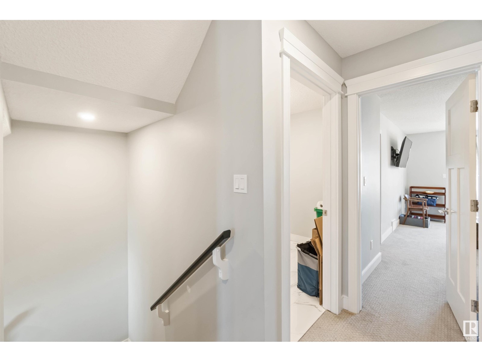 Property at 5805 113 A ST NW image 2
