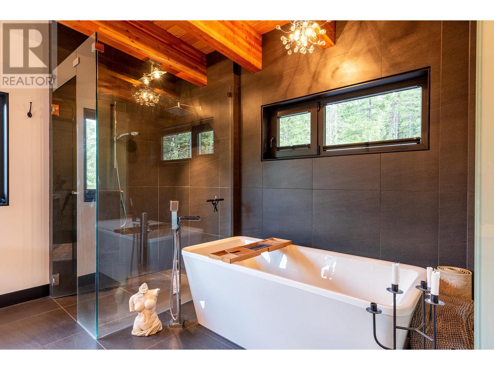 1563 Spring Creek Drive, Whistler, British Columbia  V8E 0A2 - Photo 18 - R2965654