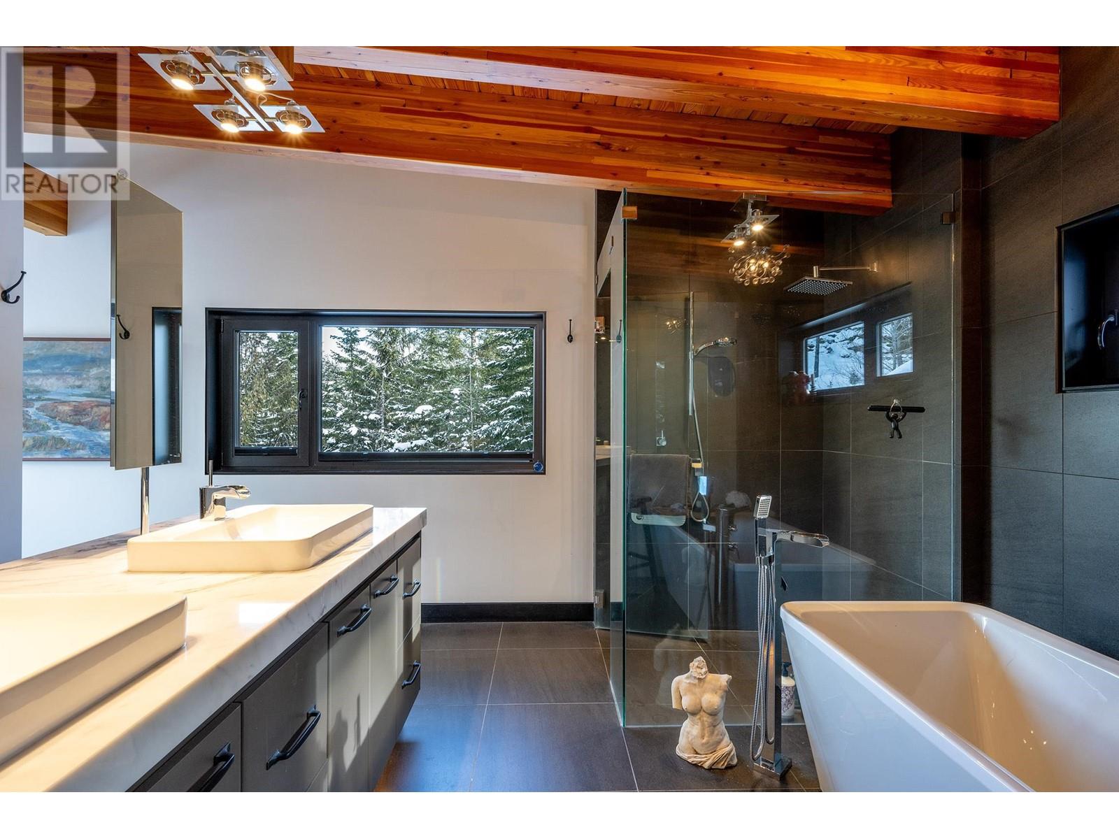 1563 Spring Creek Drive, Whistler, British Columbia  V8E 0A2 - Photo 17 - R2965654