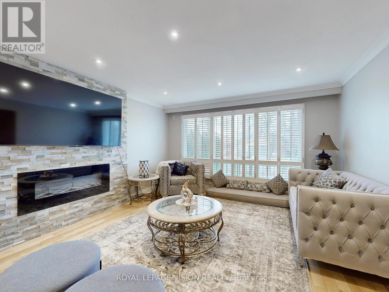 Property at 9 FAIRCHILD AVENUE image 4