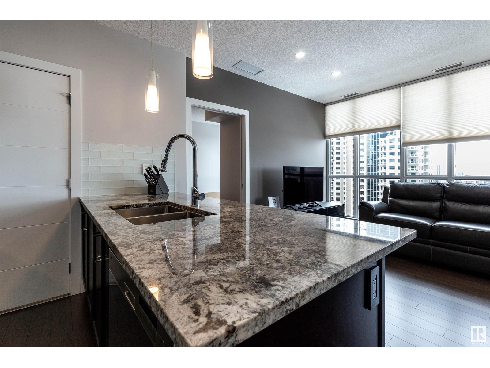 #1906 10238 103 St Nw, Edmonton, Alberta  T5J 0G6 - Photo 4 - E4429489